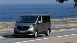 Renault Trafic kisbusz