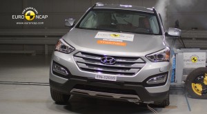 Hyundai Santa Fe családi SUV törésteszt