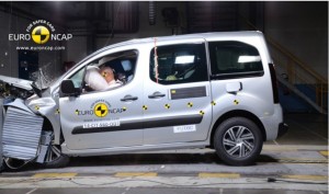 Citroen Berlingo családi autó törésteszt