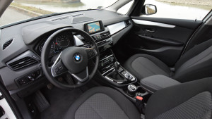 BMW 218i Active Tourer prémium egyterű