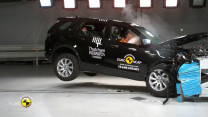 Land Rover Discovery Sport családi SUV törésteszt